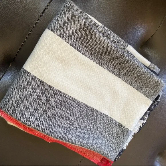 Burberry Black and Red Patterned Scarf - Picture 5 of 5